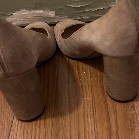 Franco Sarto tan/beige suede pumps, size - Picture 5 of 7